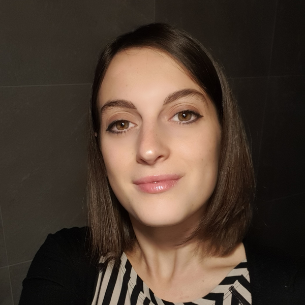 Sara - Insegnante di aiuto compiti - Madone