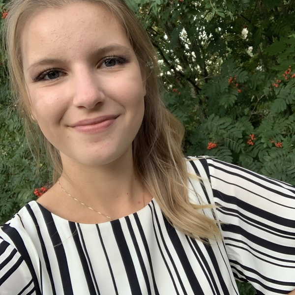 Emilia - grammatiklärare - Uppsala