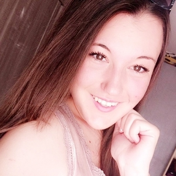 Fiona - Prof de sciences sociales - Clavier