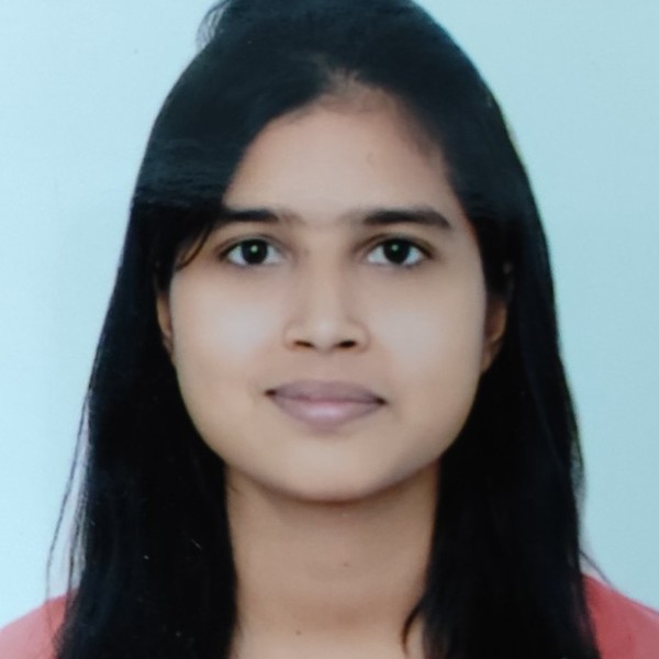 Priya - Economics tutor - Pune