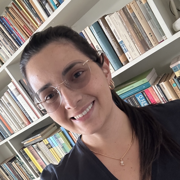 Drielly - Prof de farmacologia - Maringá