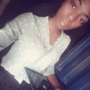 Dar - Make-up tutor - Lagos