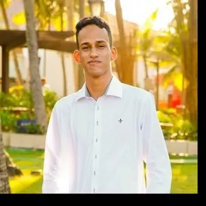 Adrian - Professor de biologia - Fortaleza