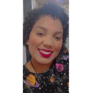 Sara - Professor de biologia - Gravataí