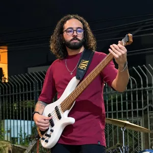 Vitor - Professor de baixo - Jardim Oriental