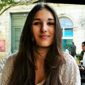 Constance - Prof de philosophie - Paris