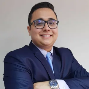 LEANDRO - Professor de português - Curitiba