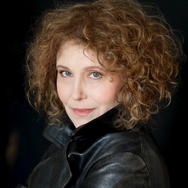 Attrice professionista laureata all'Accademia Nazionale d'Arte Drammatica Silvio D'Amico propone lezioni di recitazione a Roma.