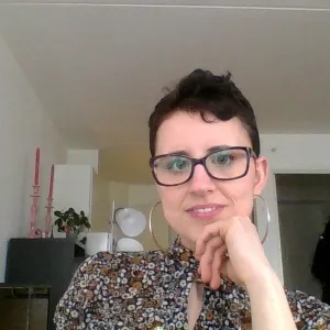 MARTINA - Insegnante di grammatica - Torino