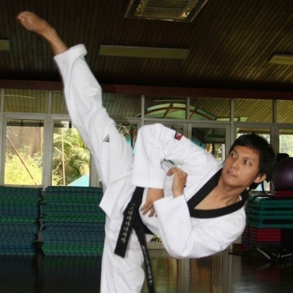 Pelatih Taekwondo berpengalaman di Jakarta, lebih dari 20 tahun pengalaman dalam melatih Taekwondo. usia anak sampai dengan dewasa, belajar beladiri untuk sehat, self defense & mencegah praktek bully