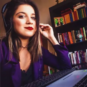 Bruna Fernandes - Prof de intepretação de texto - 
