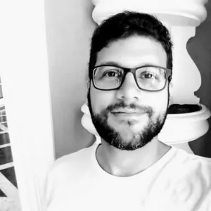 Vitor - Professor de História (Ensino Superior) - 