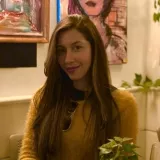 Larissa - Professor de Apoio à Redação de Memórias e Teses - Castanheira