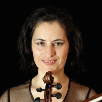 Artiste musicienne diplômée Master CNSMD de Lyon, 10 ans d'expérience pédagogique, vous apprend à jouer du violon, de l'alto à domicile sur Lyon, Villeurbanne et par visioconférence!