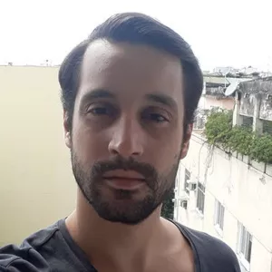 João - Professor de Biologia - Tijuca