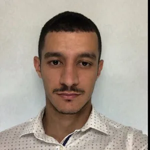 Akram - Prof de maths - Gentilly