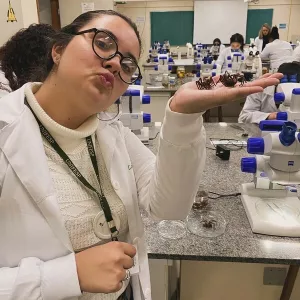 Leticia - Professor de química - Vila Taquari