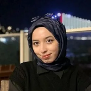 İrem Nazlınur - Resim öğretmeni - İstanbul
