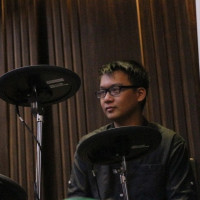 Drummer dengan 9 tahun pengalaman disertai sertifikat di Jakarta Barat dan Utara