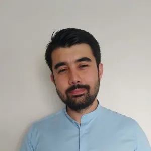 Huseyin - Fransızca öğretmeni - İstanbul