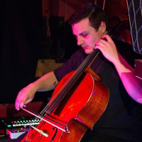 Professional cellist with degree from top London conservatoire and experience teaching all ages providing cello lessons in the Oslo area.
