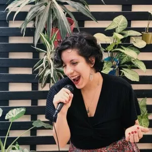 Laura - Profesor canto - 