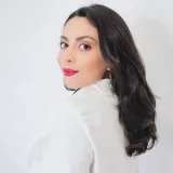 Camila - Prof de estética - Jardim das Flores