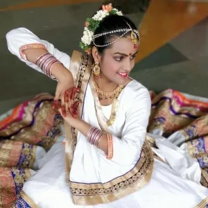 Mrinmayee - History tutor - Mumbai