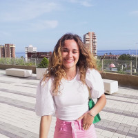¡Hola! Soy María Pilar González estudiante de Psicología y Logopedia. Me gustaría poder aportar ayuda escolar (de todas las materias) a nivel de primaria o ESO o dar clases de inglés.