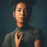 Mariana - Profesor de teatro - Nova Suíça
