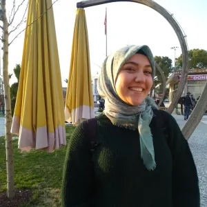 Merve - Okul derslerine destek öğretmeni - Manisa