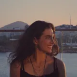 Sara - Professor de química - 