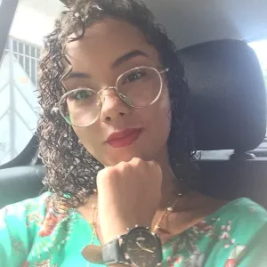 Júlia - Prof de história - 