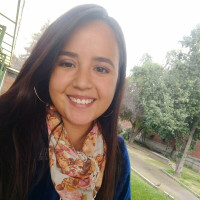 Tesista de U.de Chile imparte clases personalizadas de inglés para adolescentes y adultos luego de estudiar 1 año en el extranjero
