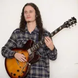 Elias - Prof de viola - 