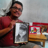 Hola Studento.. Mau belajar menggambar? Saya punya pengalaman selama 10 tahun mengajar menggambar untuk anak-anak di sebuah tempat kursus menggambar dan mewarnai terkemuka di Jakarta lhoo..