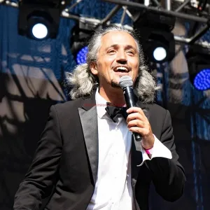 Nino - profesor de canto - San José