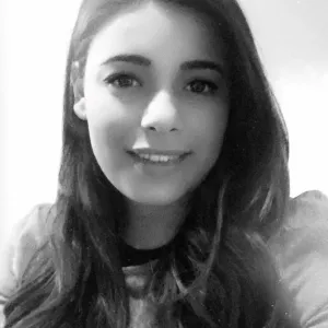 Rivka - Prof de marketing - Paris 19e