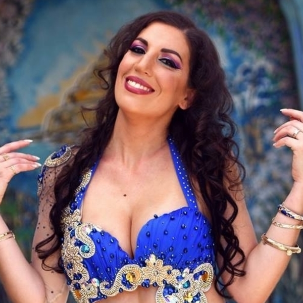 Safiyah - Bailarina, coreógrafa e professora de Dança Oriental / Dança do Ventre em Mafra, Ericeira e Torres Vedras.