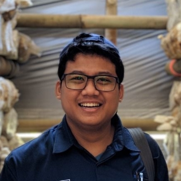 [Software Google Sketchup] Saya Guru Teknik Konstruksi dan Properti di salah satu SMKN di Surabaya, menjalankan pekerjaan sampingan yaitu menjadi Guru Privat.