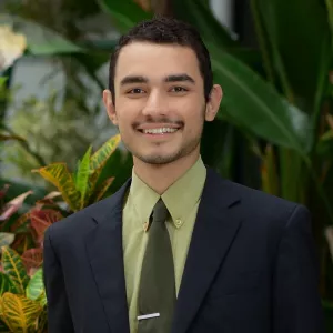 Lucas - Professor de história - Curitiba