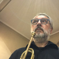 Trombettista freelance, docente di tromba moderna e barocca, preparazione per esami di certificazione internazionale.