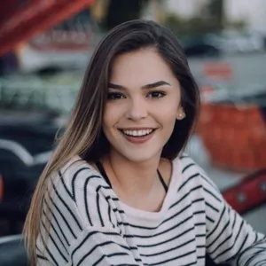 Gabriella - Professor de Biologia - São José dos Campos