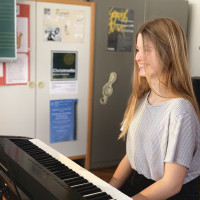 Gesangsunterricht und Stimmtraining für Anfänger und Neugierige von Lehramtsstudentin mit Gesang als Hauptfach