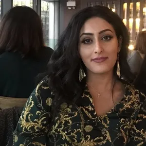 Hosna - Biology tutor - London