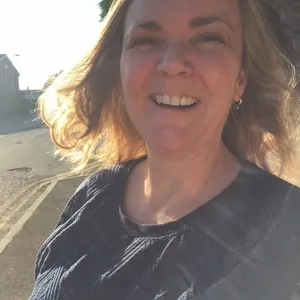 Julia - English tutor - London