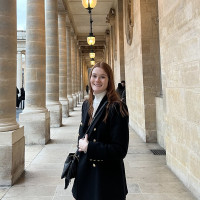 Amandine, 21 ans jeune étudiante en Licence de Droit à l’université Panthéon-Assas. J’ai acquis un Bac ES en 2019 spé Économie Approfondie. Je peux aider du niveau de la 6e à la terminale et également