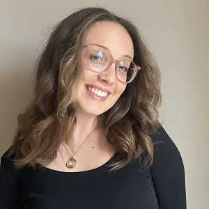 Maylis - Prof de Histoire - géo - Villeneuve-lès-Avignon