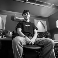 EXCLUSIVE lessons at Dock Street Studios with Tom Zero in studio engineering, production and mixing!