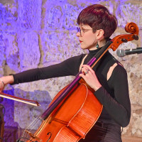 Violoncelliste diplomée de la Haute École des Arts du Rhin de Strasbourg donne cours de violoncelle et solfège